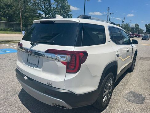 Certified 2023 GMC Acadia SLT w/ Technology Package FWD image 10