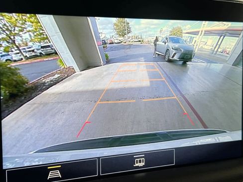 Used 2021 GMC Yukon SLT image 23