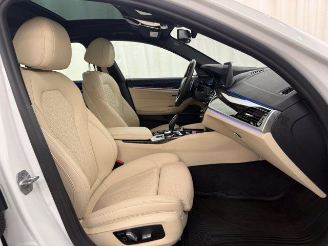 Used 2022 BMW 540i xDrive w/ Executive Package AWD/4WD image 14