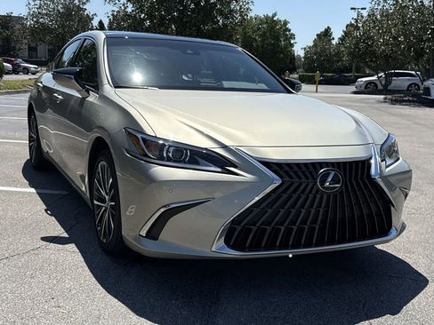 Used 2025 Lexus ES 350 w/ Premium Package image 12