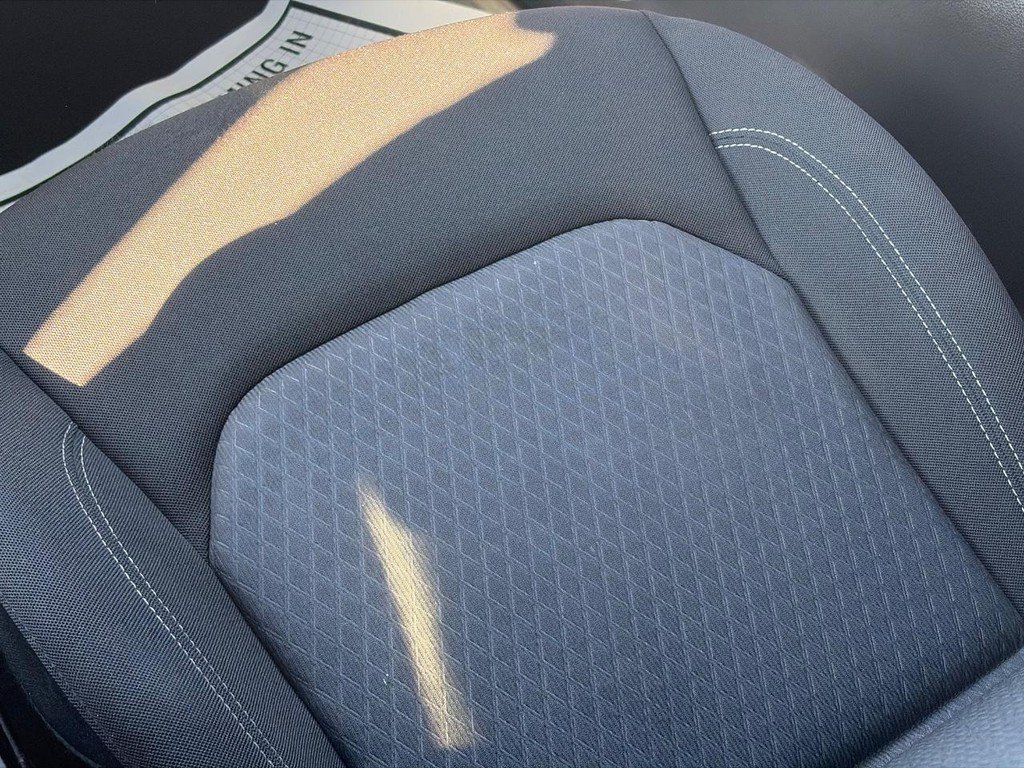 Used 2021 Jeep Renegade Latitude w/ Sun & Sound Group FWD image 18
