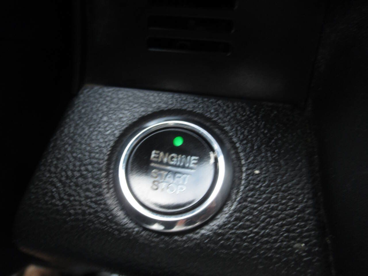 Used 2015 Ford F150 Lariat AWD/4WD image 22