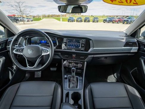 Used 2024 Volkswagen Jetta SE FWD image 27