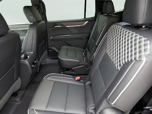 New 2026 GMC Acadia Denali w/ Super Cruise Package image 23