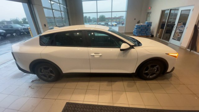 Used 2025 Kia K4 FWD image 3
