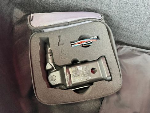 Used 2020 Tesla Model X image 43