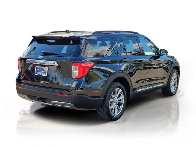 Certified 2023 Ford Explorer XLT w/ Equipment Group 202A AWD/4WD image 7