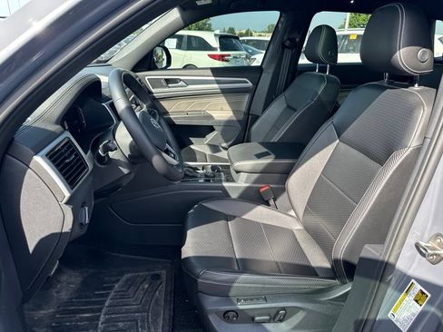 Used 2022 Volkswagen Atlas Cross Sport SEL R-Line AWD/4WD image 16