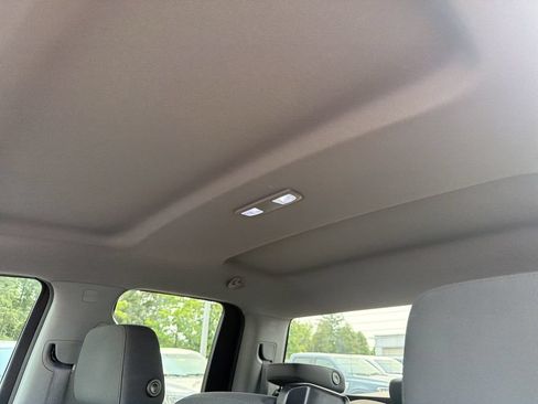 Used 2019 Chevrolet Silverado 1500 Custom Trail Boss AWD/4WD image 28