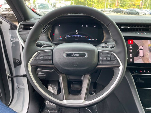 Used 2026 Jeep Grand Cherokee Limited AWD/4WD image 14