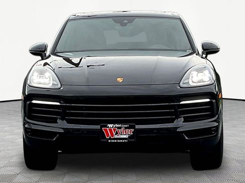 Used 2023 Porsche Cayenne Platinum Edition AWD/4WD image 2