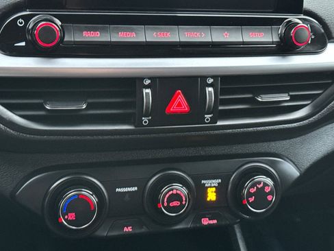 Used 2023 Kia Forte LXS w/ LXS Technology Package image 18