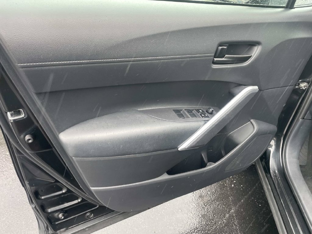 Used 2024 Toyota Corolla Cross AWD Hybrid w/ Moonroof Package image 17