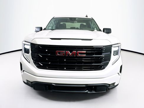 Used 2024 GMC Sierra 1500 Elevation AWD/4WD image 2