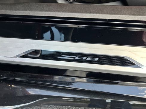 Used 2025 Chevrolet Corvette Z06 image 25