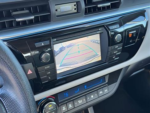 Used 2015 Toyota Corolla LE image 25