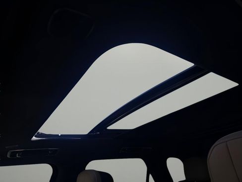 Used 2025 Land Rover Range Rover Sport Dynamic SE image 23