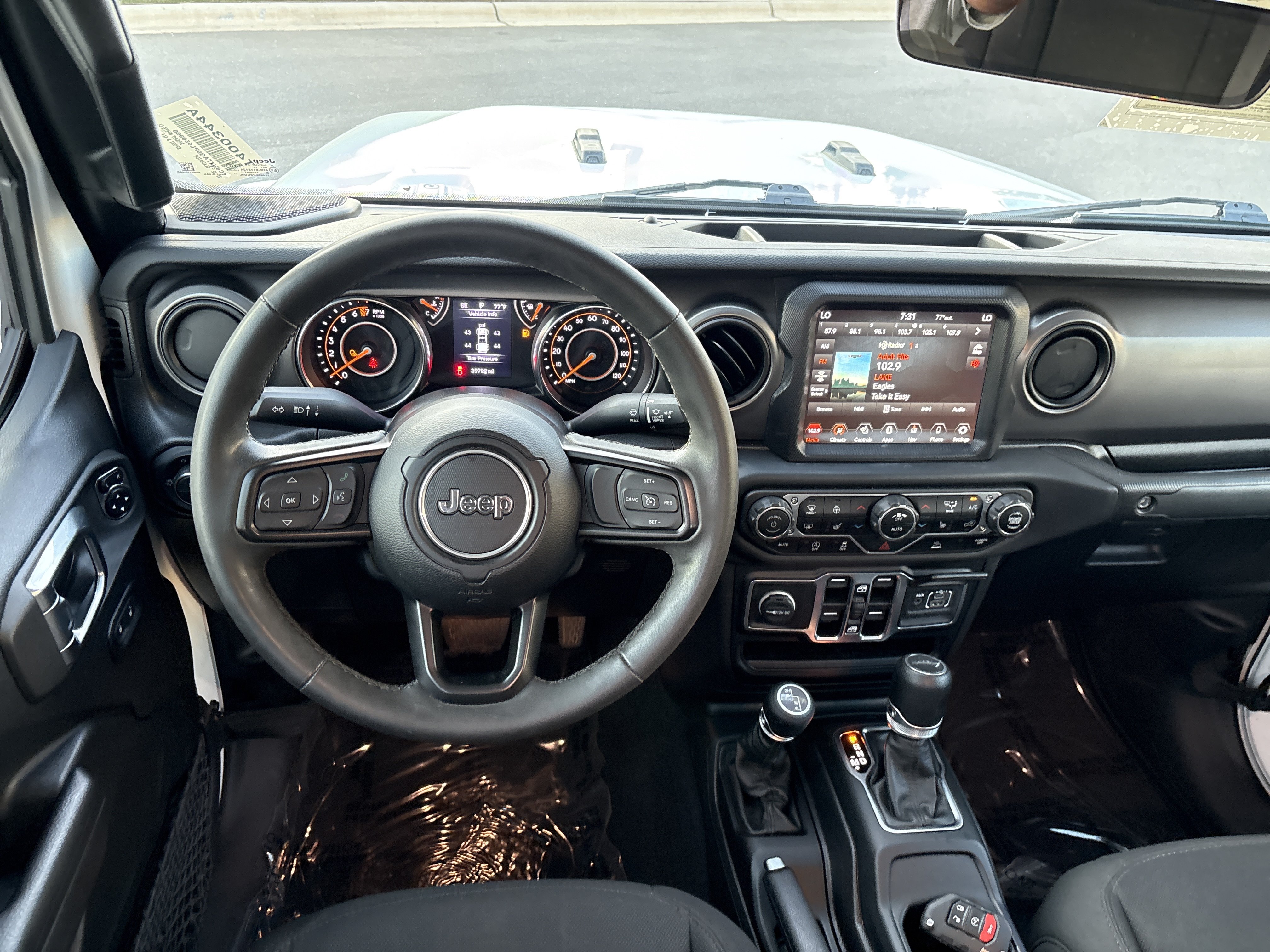 Used 2023 Jeep Gladiator Sport AWD/4WD image 19