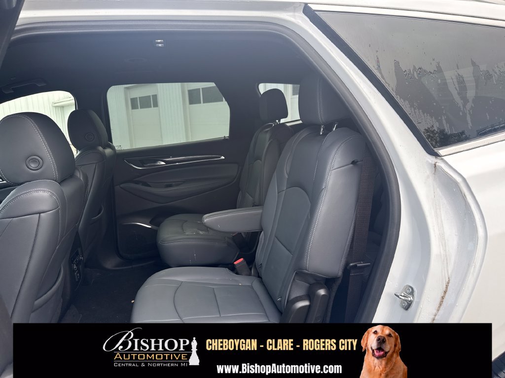 Used 2023 Buick Enclave Essence AWD/4WD image 17
