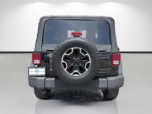 Used 2017 Jeep Wrangler Sport w/ Connectivity Group AWD/4WD image 4