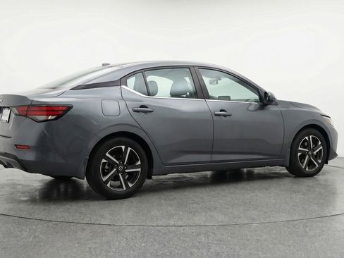 Used 2025 Nissan Sentra SV image 9