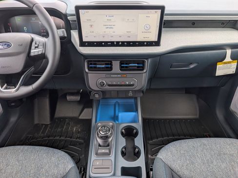 New 2026 Ford Maverick XLT w/ XLT Luxury Package FWD image 7