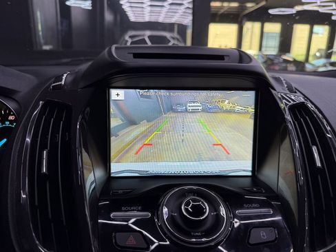 Used 2016 Ford Escape Titanium FWD image 29