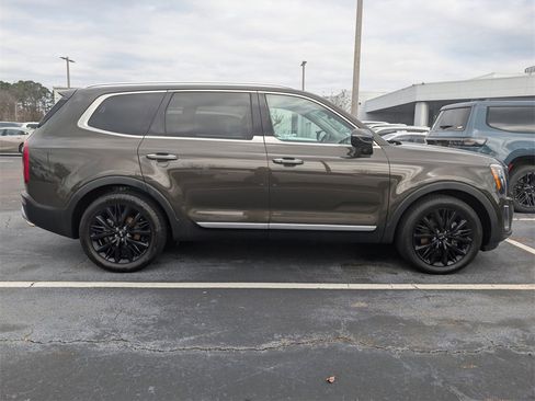Used 2021 Kia Telluride SX w/ SX Prestige Package image 3