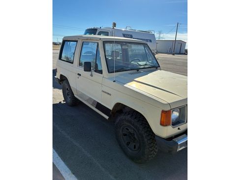 Used 1987 Mitsubishi Montero RWD image 2