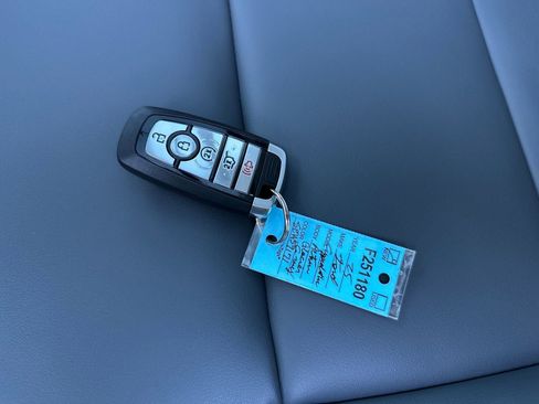 New 2025 Ford Expedition Active image 29