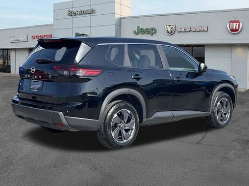 Used 2025 Nissan Rogue SV FWD image 7