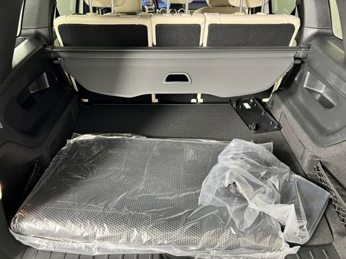 New 2025 Mercedes-Benz GLB 250 image 23