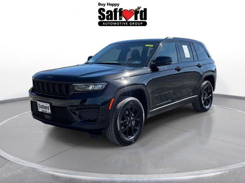 Used 2025 Jeep Grand Cherokee Altitude image 1