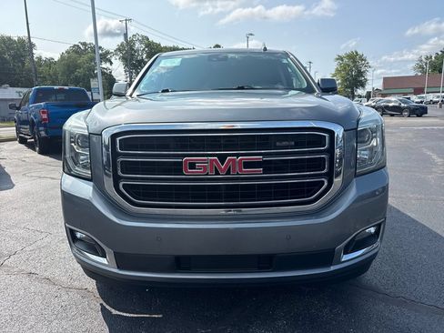 Used 2020 GMC Yukon XL SLE w/ Convenience Package AWD/4WD image 3