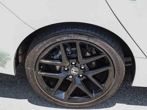 Used 2025 Honda Civic Sport image 9