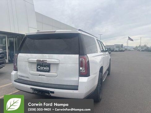 Used 2019 GMC Yukon XL SLT image 11