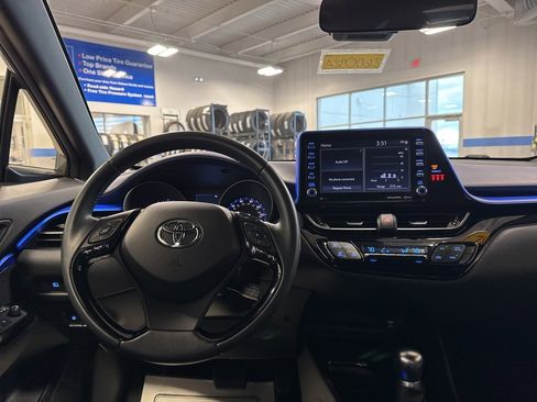 Used 2021 Toyota C-HR XLE image 10