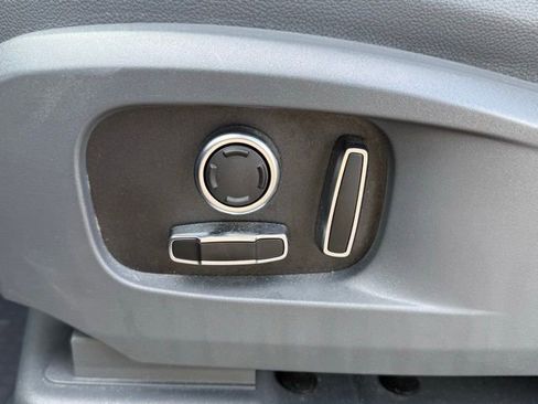 Certified 2023 Land Rover Defender 130 X-Dynamic SE image 17