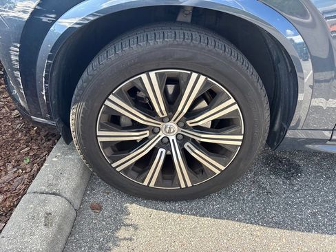 Used 2023 Volvo XC90 B5 Core w/ Protection Package Premier AWD/4WD image 8