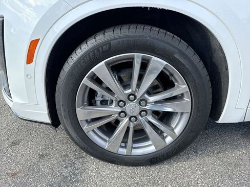 Used 2023 Cadillac XT6 Premium Luxury w/ Technology Package image 10