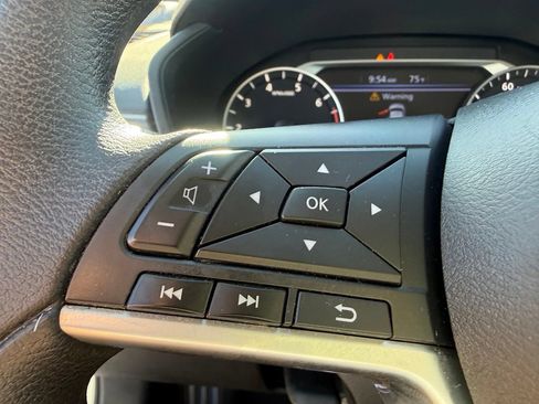 Used 2025 Nissan Altima 2.5 SV FWD image 19
