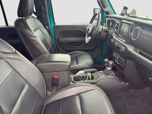 Used 2019 Jeep Wrangler Unlimited Sahara AWD/4WD image 20