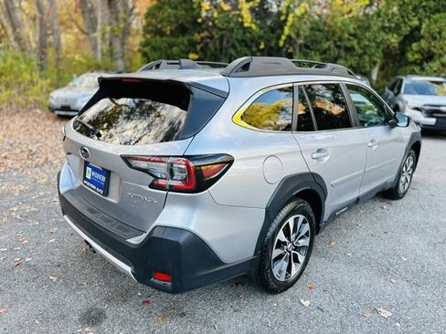 Used 2025 Subaru Outback Limited image 6