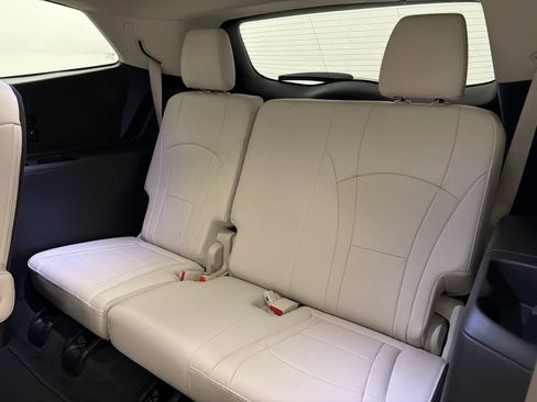Used 2023 Buick Enclave Essence FWD image 17