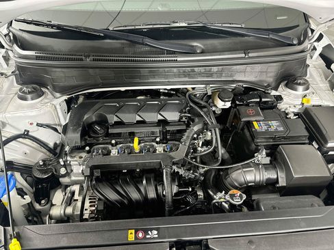 Used 2025 Hyundai Venue SEL FWD image 32
