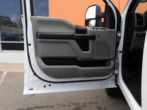 Used 2018 Ford F350 XL w/ Power Equipment Group image 19