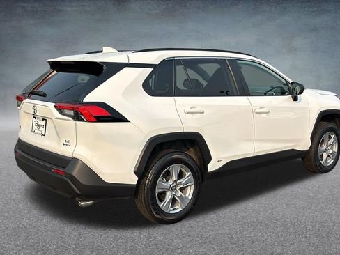 Used 2025 Toyota RAV4 LE AWD/4WD image 28