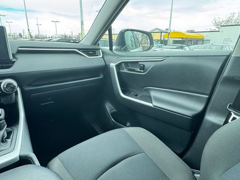 Used 2025 Toyota RAV4 LE image 34