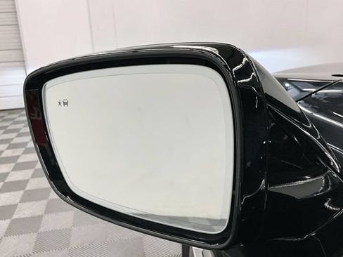 Used 2022 Buick Enclave Avenir w/ Avenir Technology Package AWD/4WD image 41