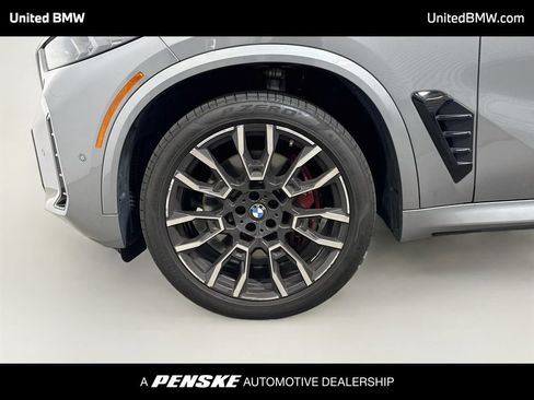 Used 2024 BMW X5 sDrive40i w/ M Sport Package RWD image 2